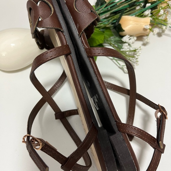 Journee Collection Sandals - Picture 11 of 12